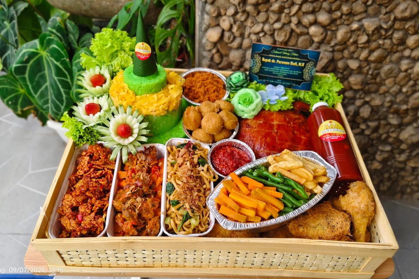 Tumpeng Tampah Jajanan